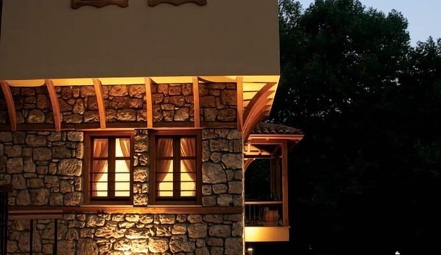 Roes Suites in Almopia