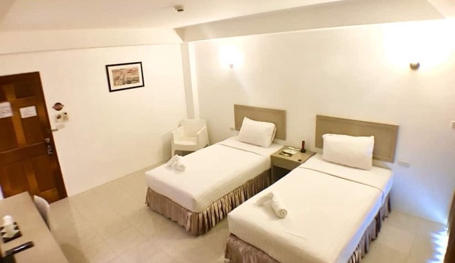 Trat Center Hotel