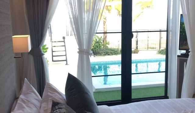 La Playa Beach Front Pool Villa Cha-am