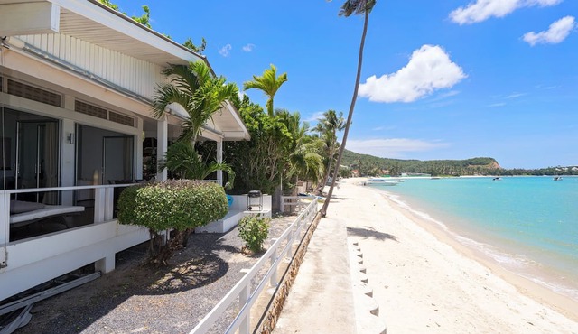 Ban Mok Talay Beachfront Villa in Koh Samui