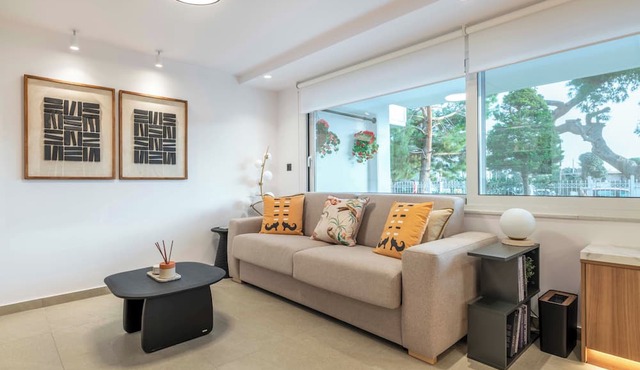 Glyfada Coastside Apartment in Glyfada