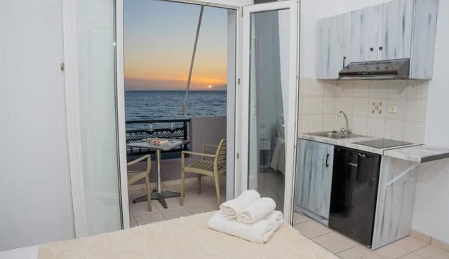 Artemis beach studios in Faistos