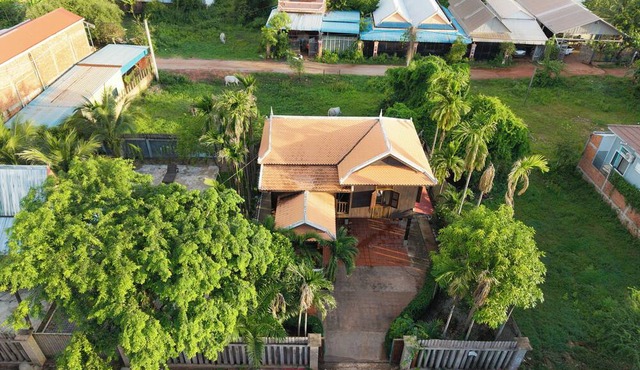 Authentic Khmer Home Pavilion & Tropical Garden