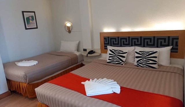 Polkadot Cafe&Hotel