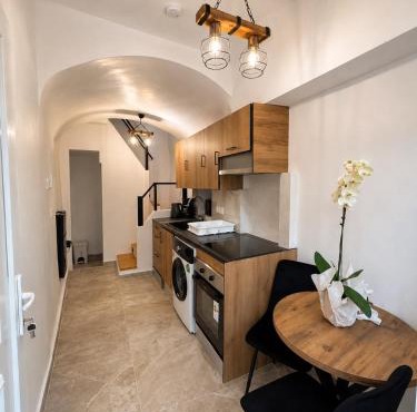 Black Lithos Residences