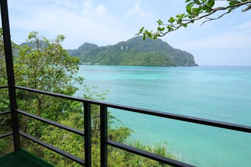Phi Phi Oceanview Hill Bungalows