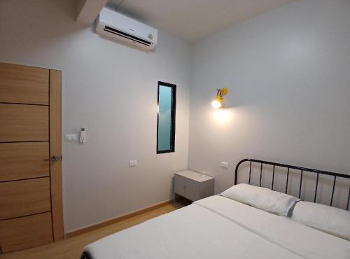 Yoosabai Hostel And Guesthouse