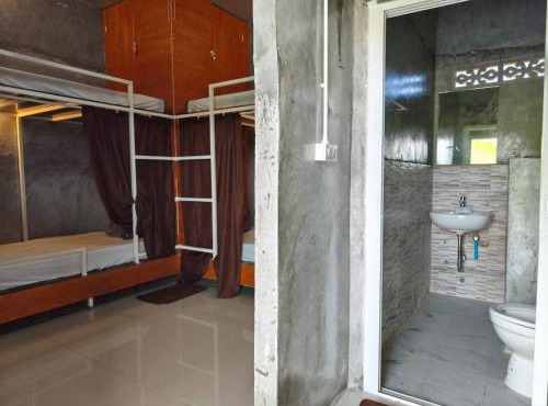 The Ten RoomA Private bathroom walk to beach in ten min