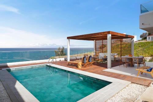 Villa Lara - Stylish Retreat with Beach Access in Pachyammos