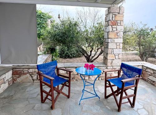 Flora & Agelos Studios - Paros