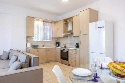 Arivaro Apartment in Souda