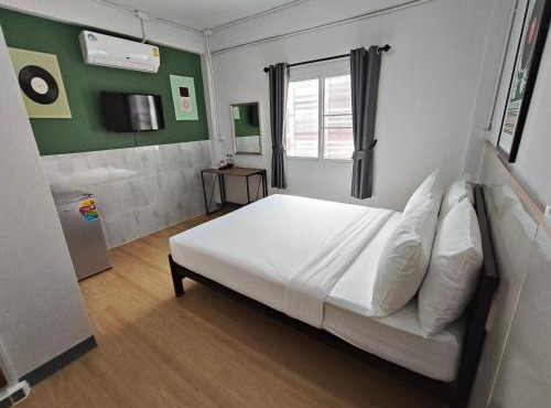 9TY hotel (ninety hotel)
