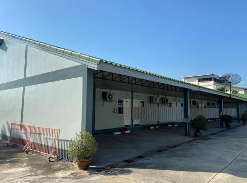 โรงแรมแฮปปี้ สามชุก Happy Motel samchuk