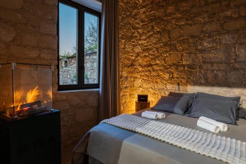 Philoxenia Stone Suites in Choulou