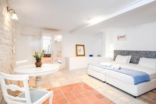 Villa Rastoni by Rastonivillas - Sunny Family Villa in the best part of Corfu! in Víngla