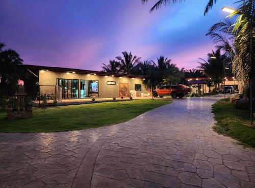 Mangrove Whispers! Appartement with Pool & Fitness Room in Phang-nga