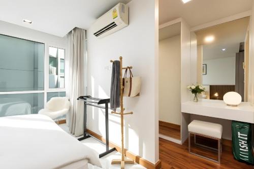 Designer Home BTS bangkok centre Pool Gym