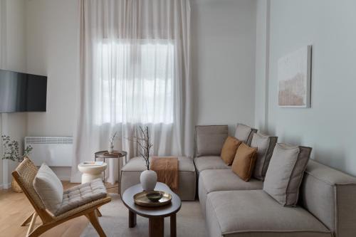 Earthy Comfort 2bd Apt With Koukaki Views