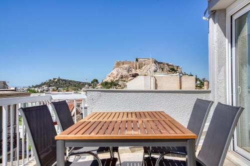 Avgi - Premium Acropolis view - family bedroom