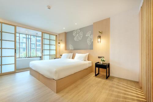 Salaya One Hotel & Service Apartment