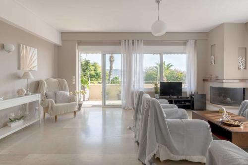 The HostMaster Beachside Retreat