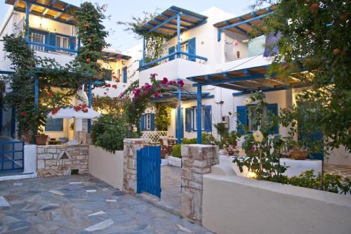 George's beach studios Aliki Paros in Aliki