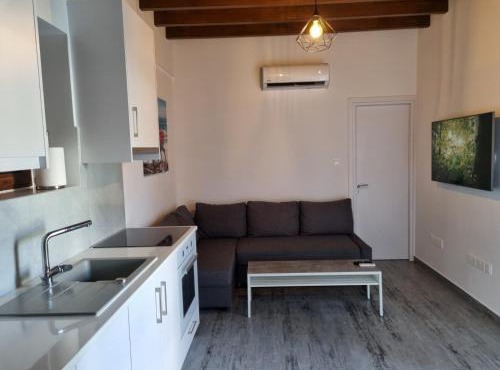 Kamaroporta Luxury Apartments in Ayios Theodhoros
