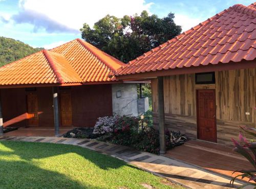 เลาลีฮิลล์รีสอร์ท Laulee hill resort