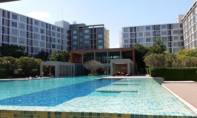 Chiang Mai Hotel | D Condo Sign by Nattapong